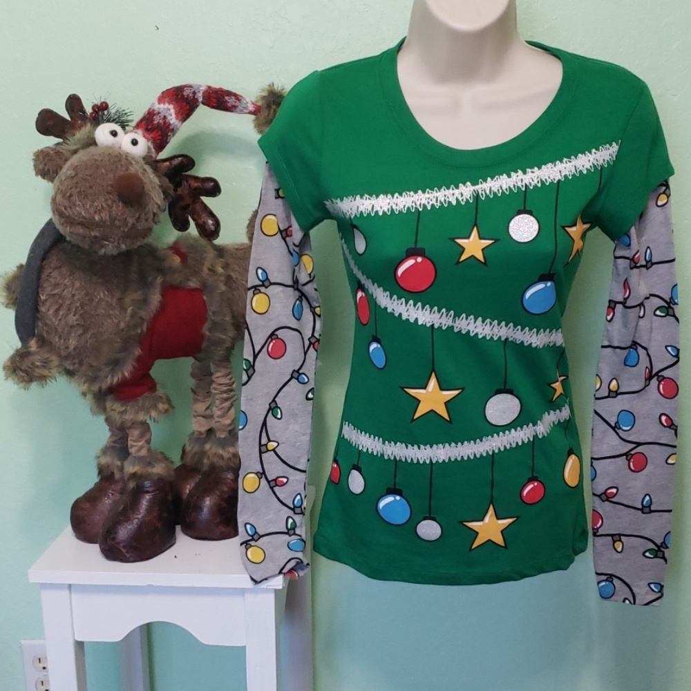 🎄CHRISTMAS shirt⛄ junior sizes